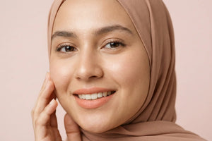 الخطأ الأكثر شيوعًا مع الفروة الحساسة: يبدو بسيطًا لكنه يضاعف الضرر